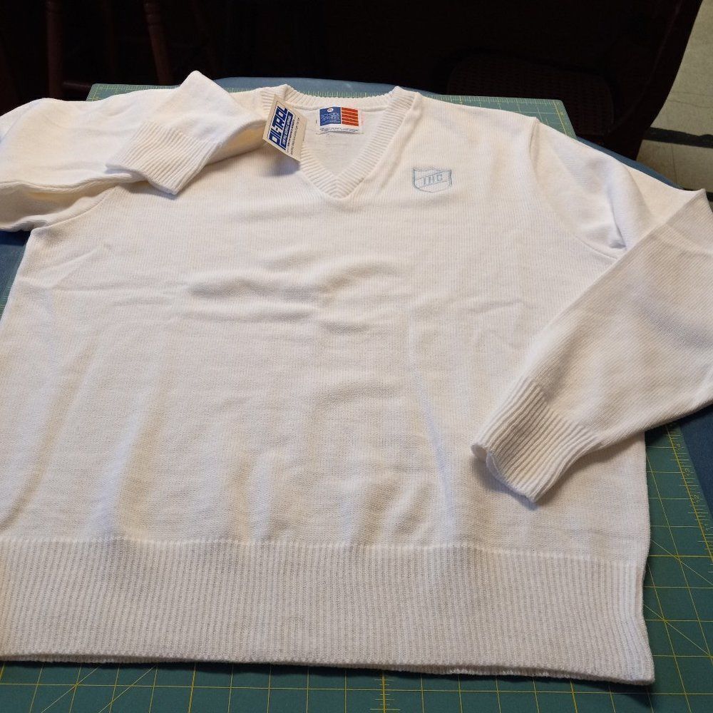 NWT Vintage IHC White XL Long Sleeve School Apparel Sweater